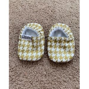 🔆 NWOT Size 2 Houndstooth Moccasins